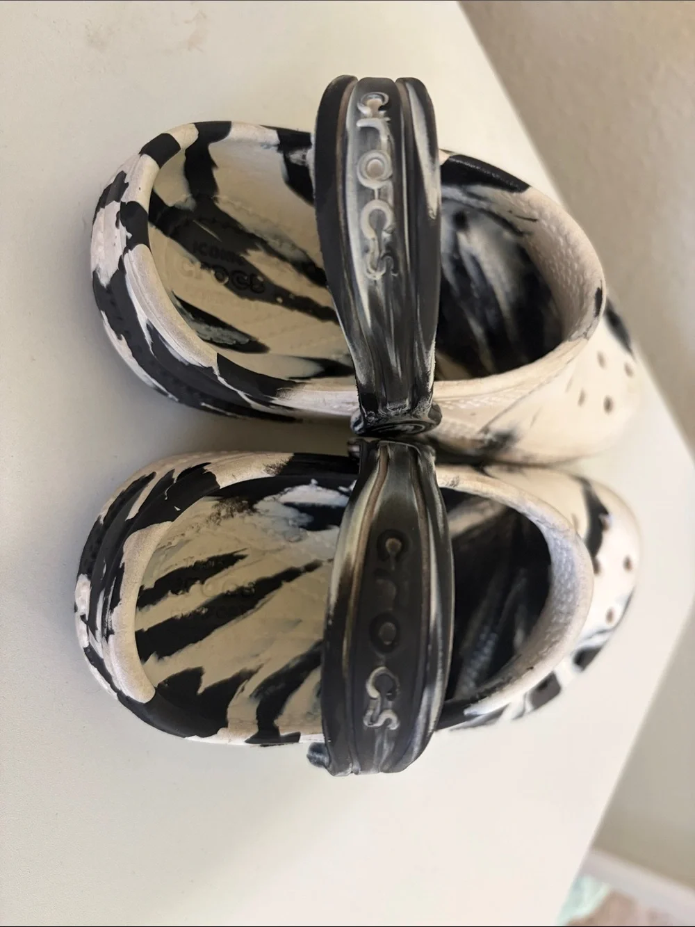 CROCS Kids Marbled Clogs in White and Black